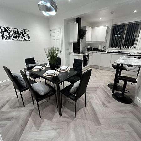 Lymer House - Stylish 3 Bedroom House In Вулвергемптон Экстерьер фото