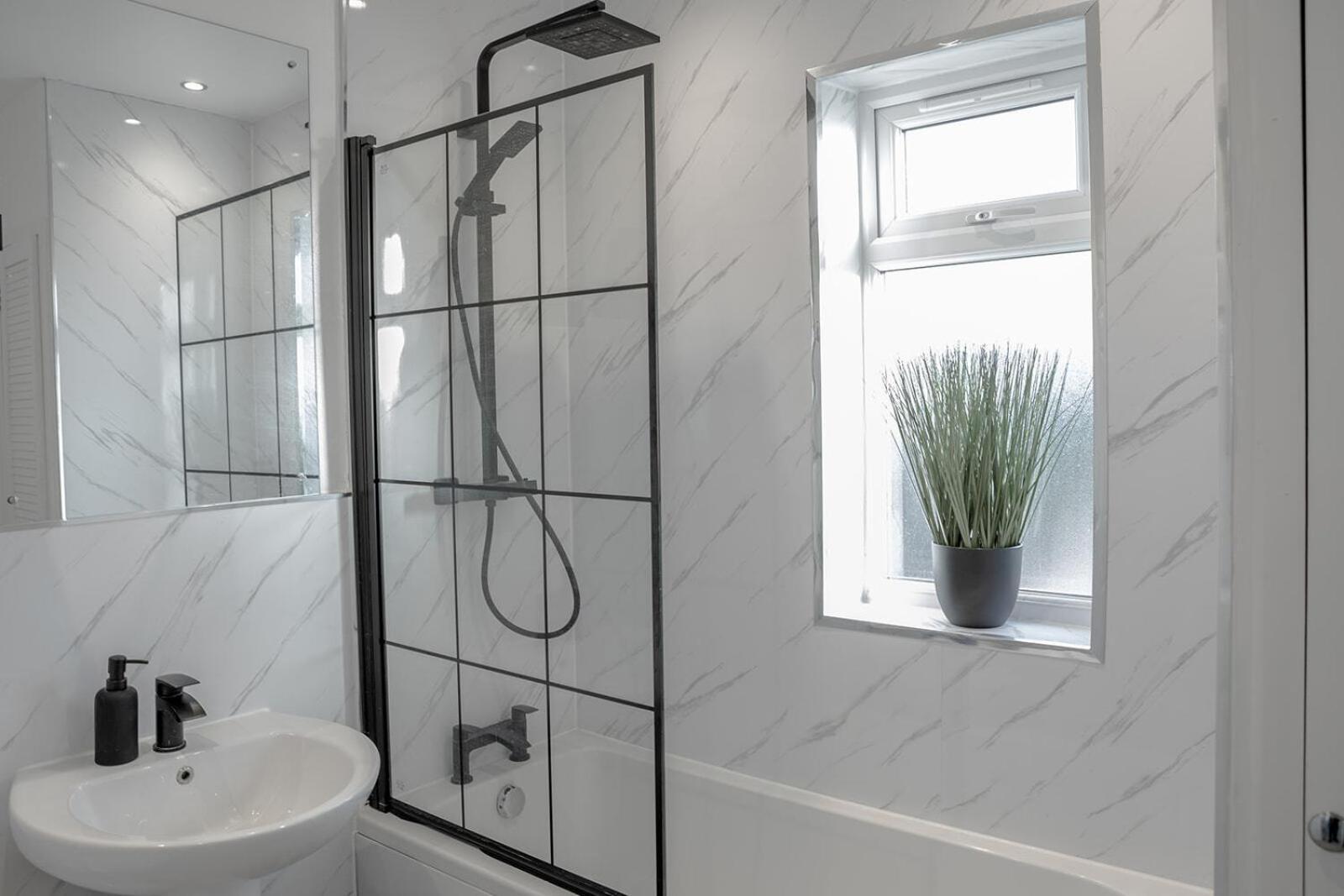 Lymer House - Stylish 3 Bedroom House In Вулвергемптон Экстерьер фото